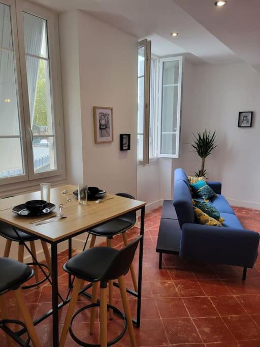 Appartement De Charme Avec Tomettes Et Parquet Graulhet 외부 사진